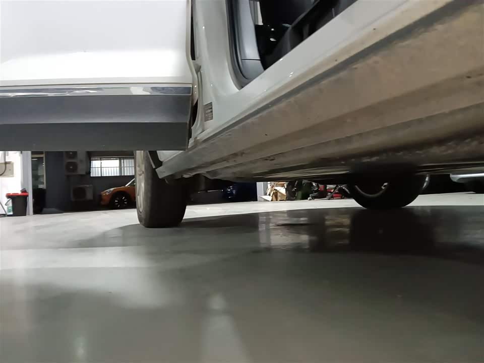 Volkswagen T-ROC exploring Songs