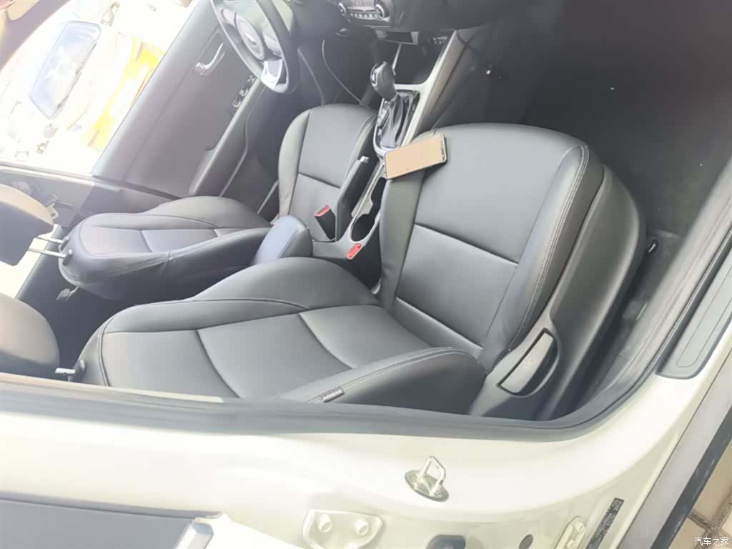 Kia KX3, 2016 25