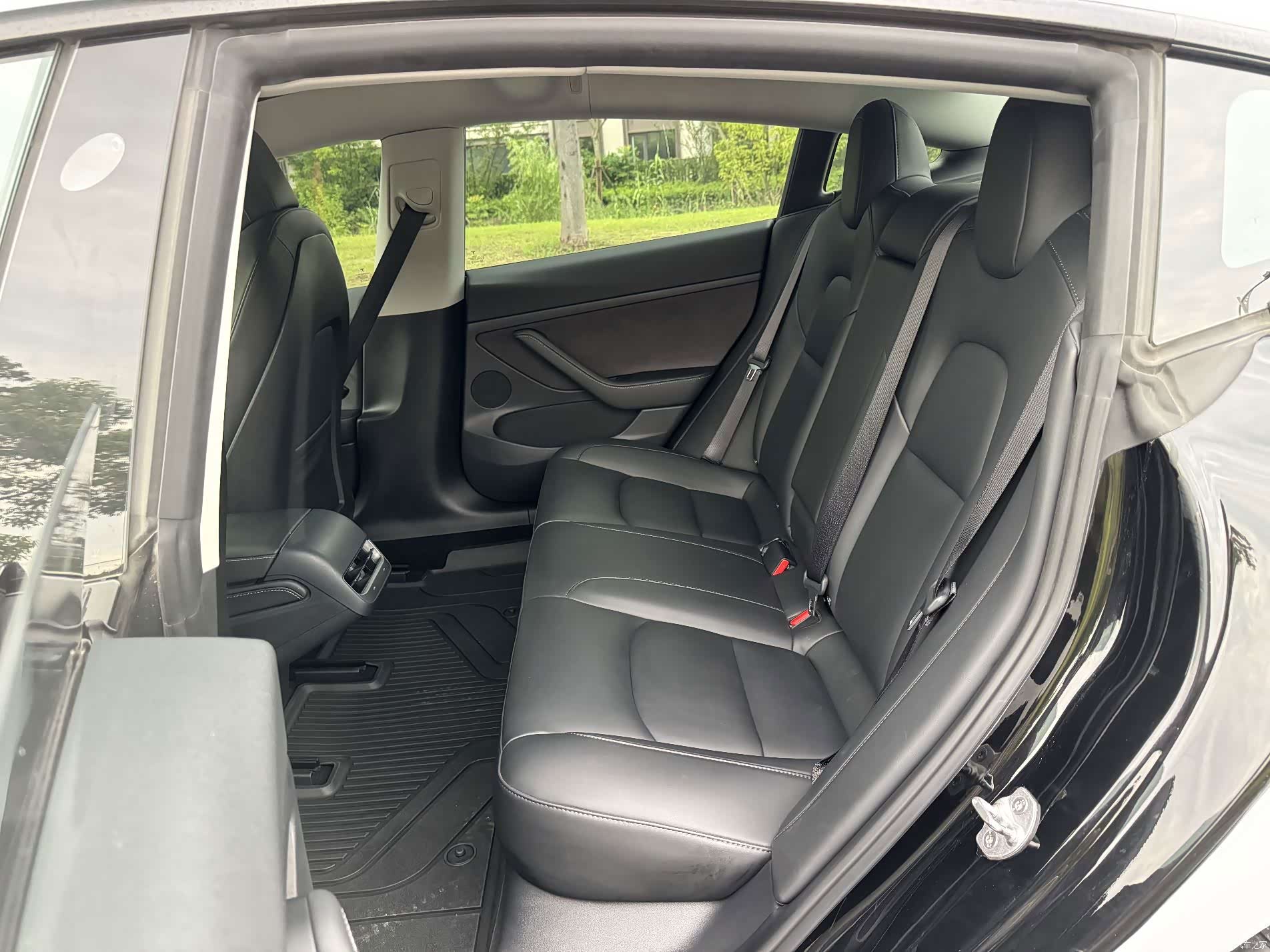 Tesla Model 3, 2021 12