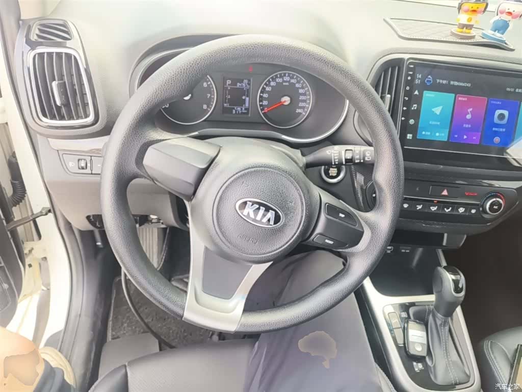 Kia KX3, 2016 11