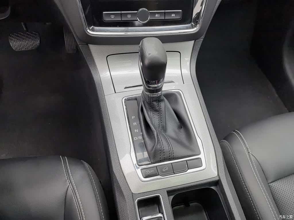 Roewe RX5, 2020 13