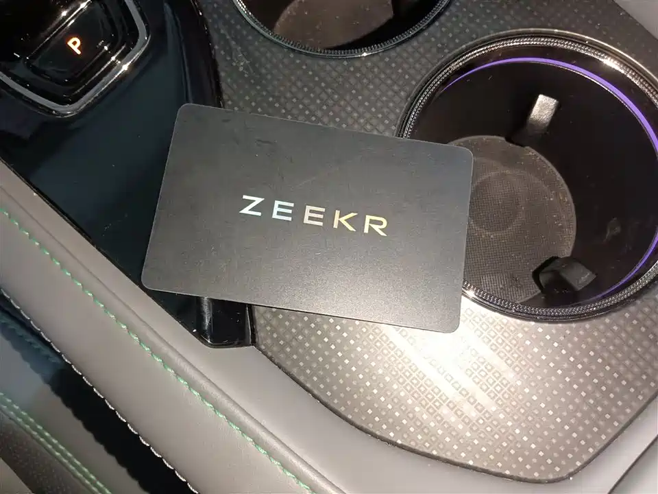 Zeekr 001