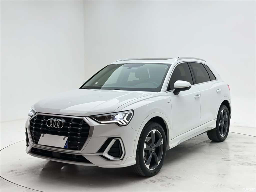 Audi Q3, 2022 1