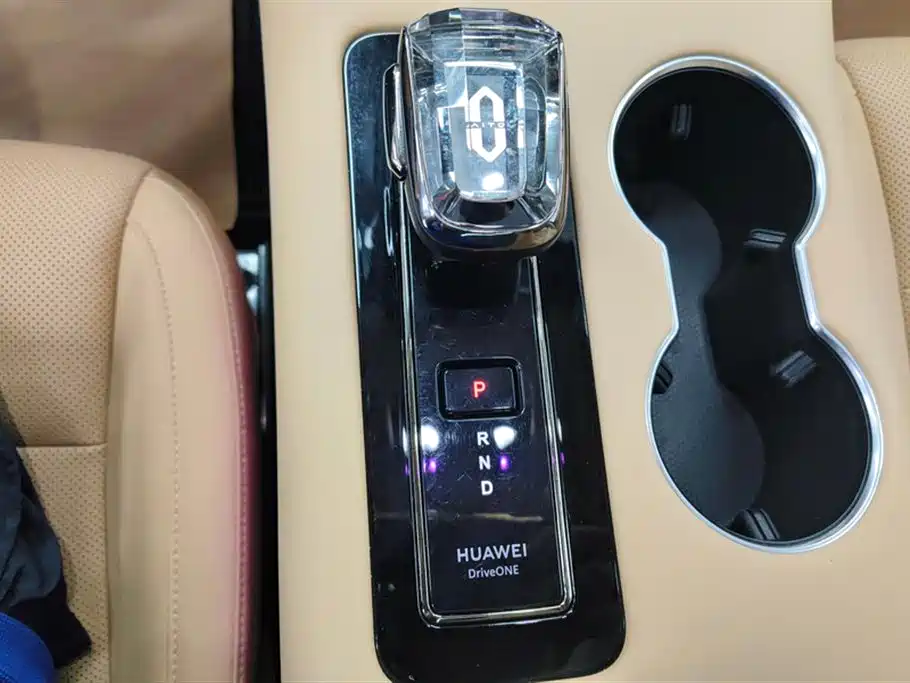 AITO Ask the world M5