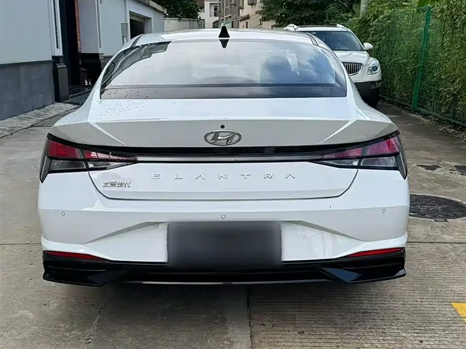 Hyundai Elantra