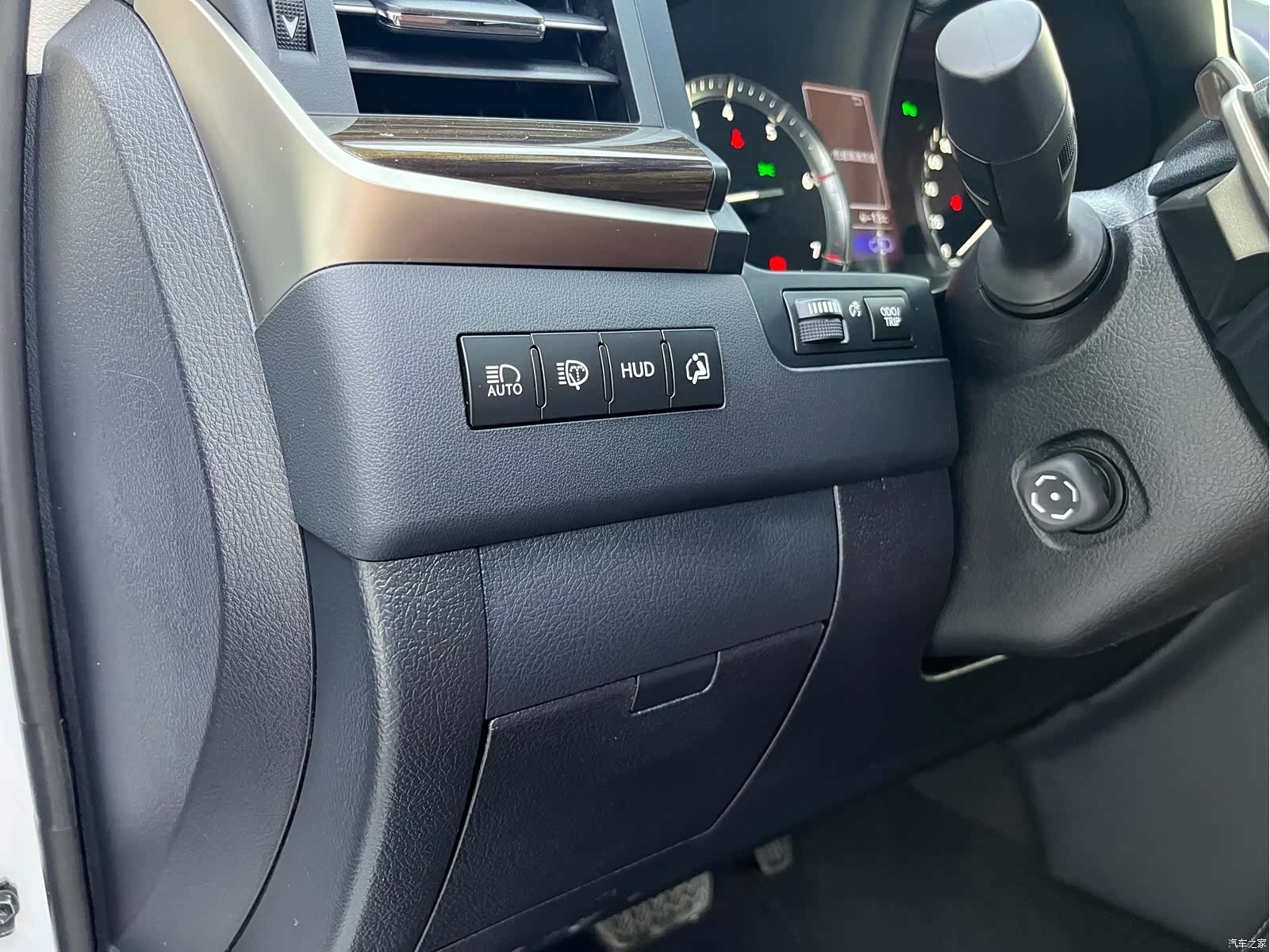 Lexus LX, 2022 16