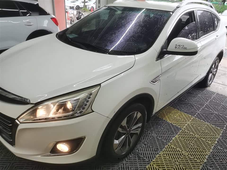 Luxgen Excellent 6 SUV