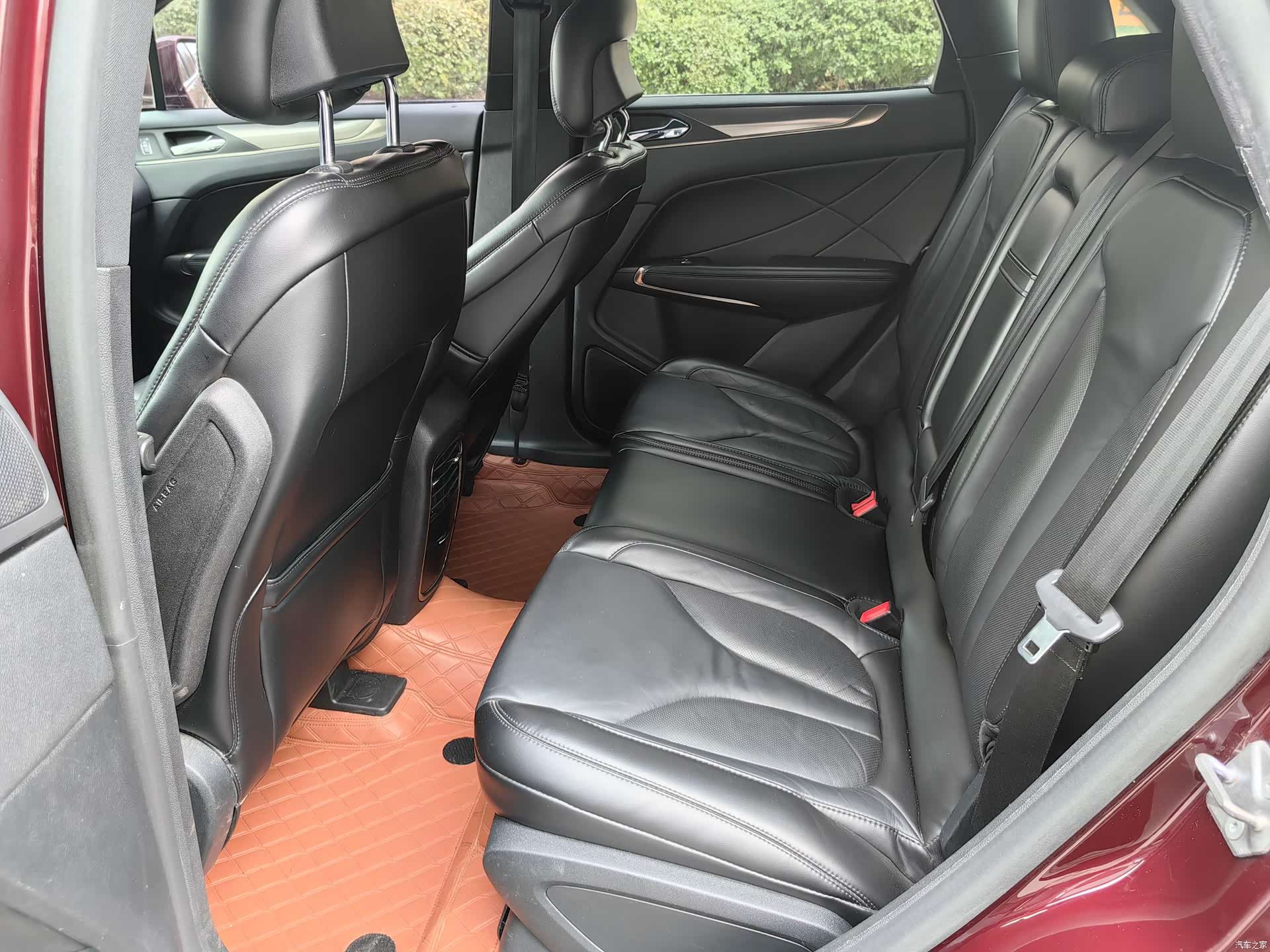 Lincoln MKC, 2018 18