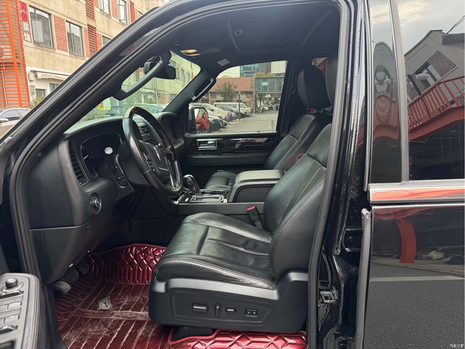 Lincoln Navigator, 2017 13