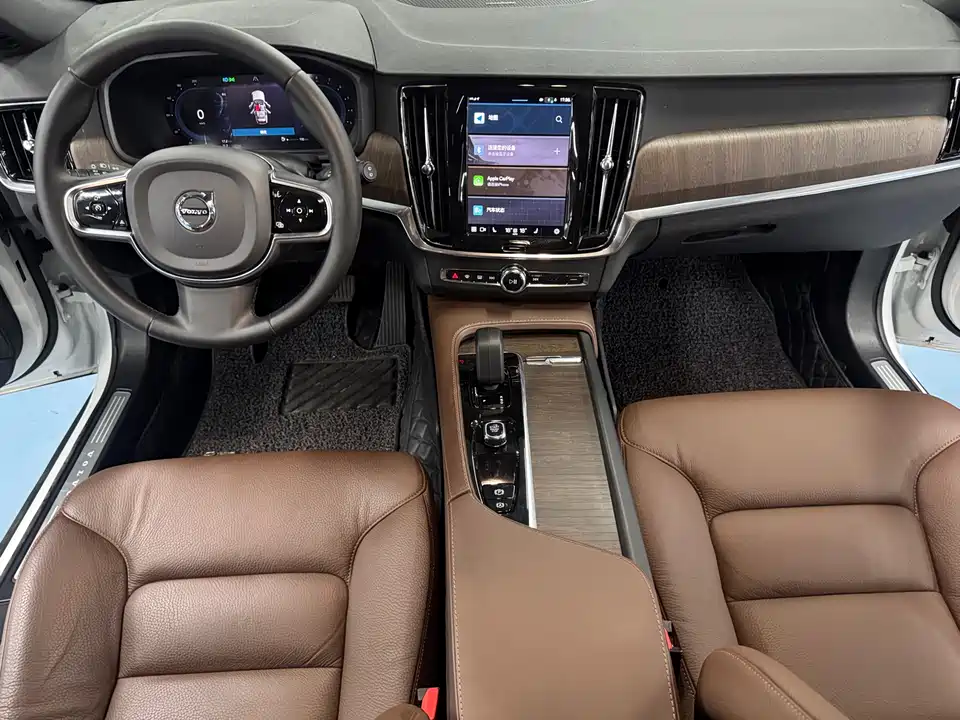 Volvo V90