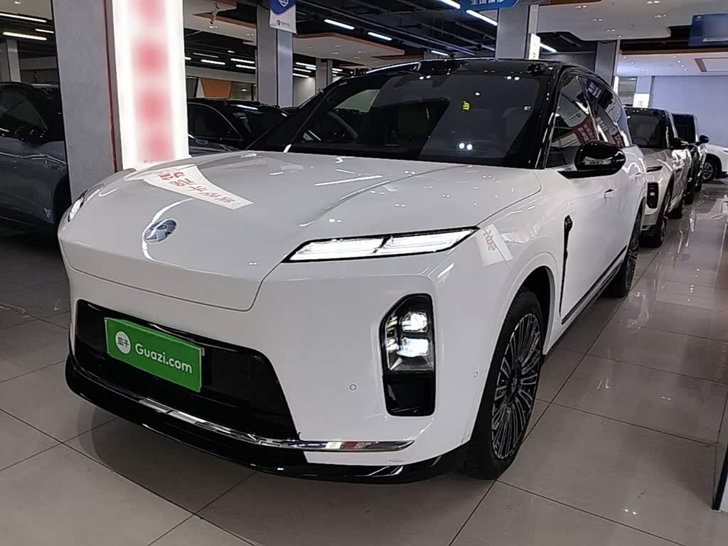 NIO ES8