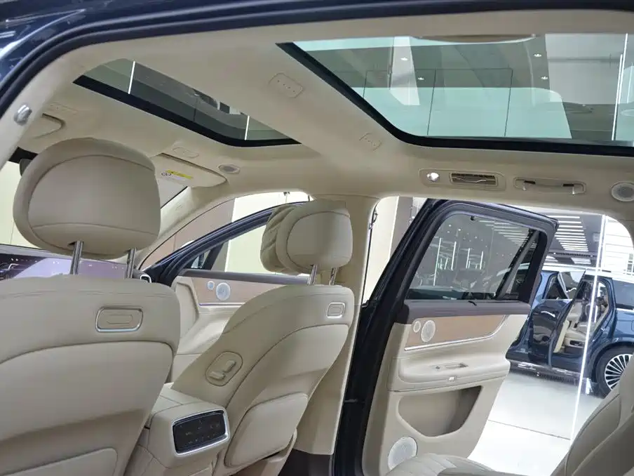 AITO Ask the world M9