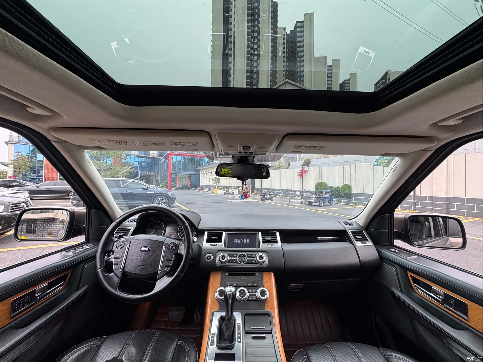 Land Rover Range Rover, 2011 15