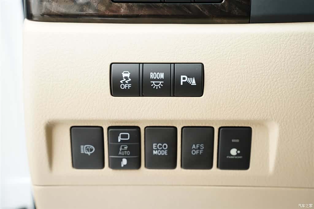Toyota Alphard, 2012 6