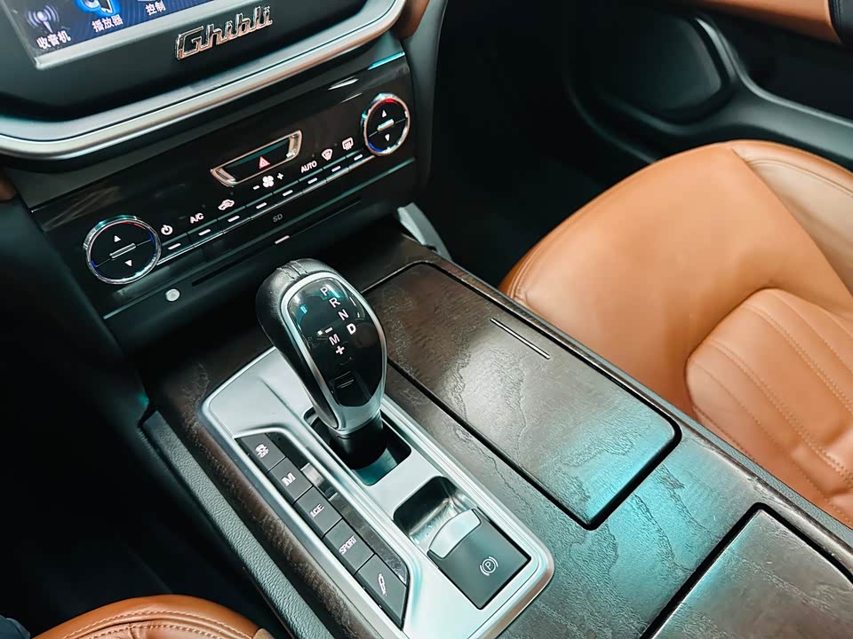 Maserati Ghibli Maserati Ghibli