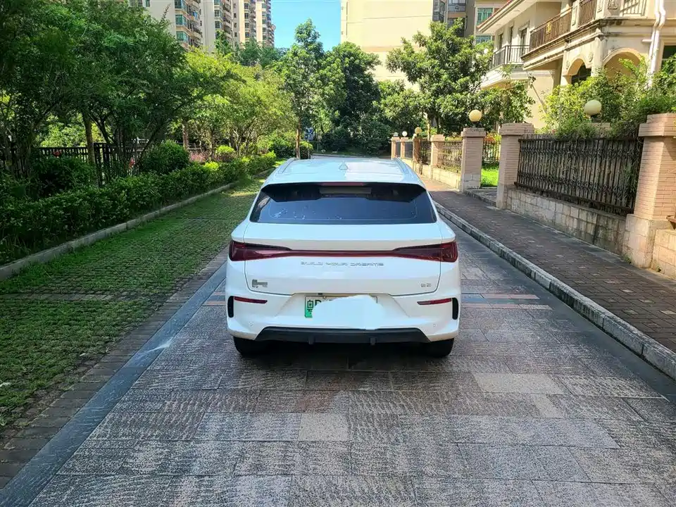 BYD e2