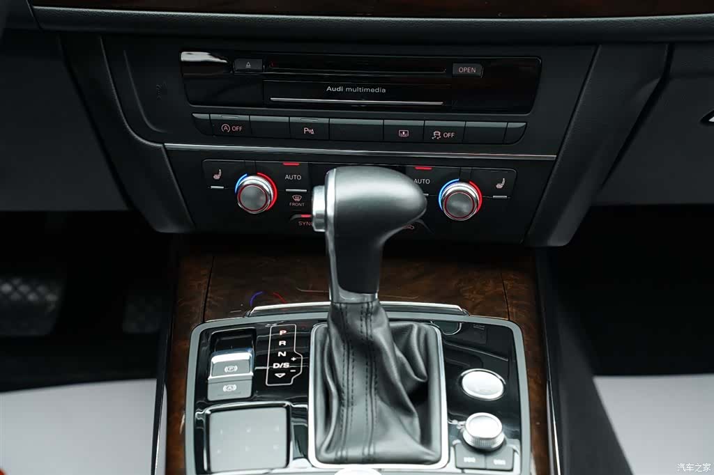 Audi A6L, 2012 17