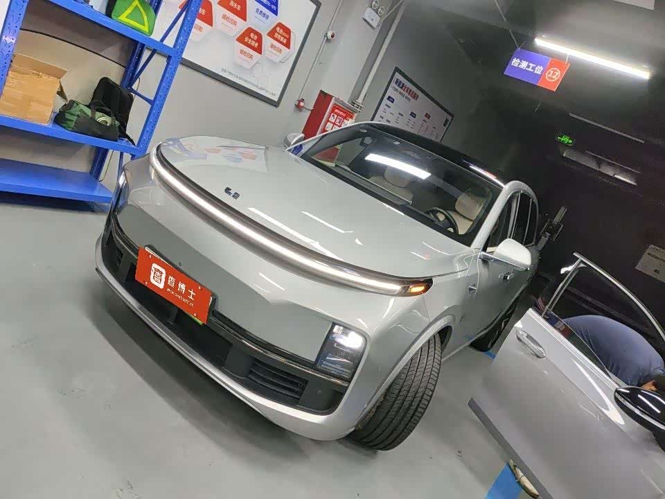 Li Auto L8