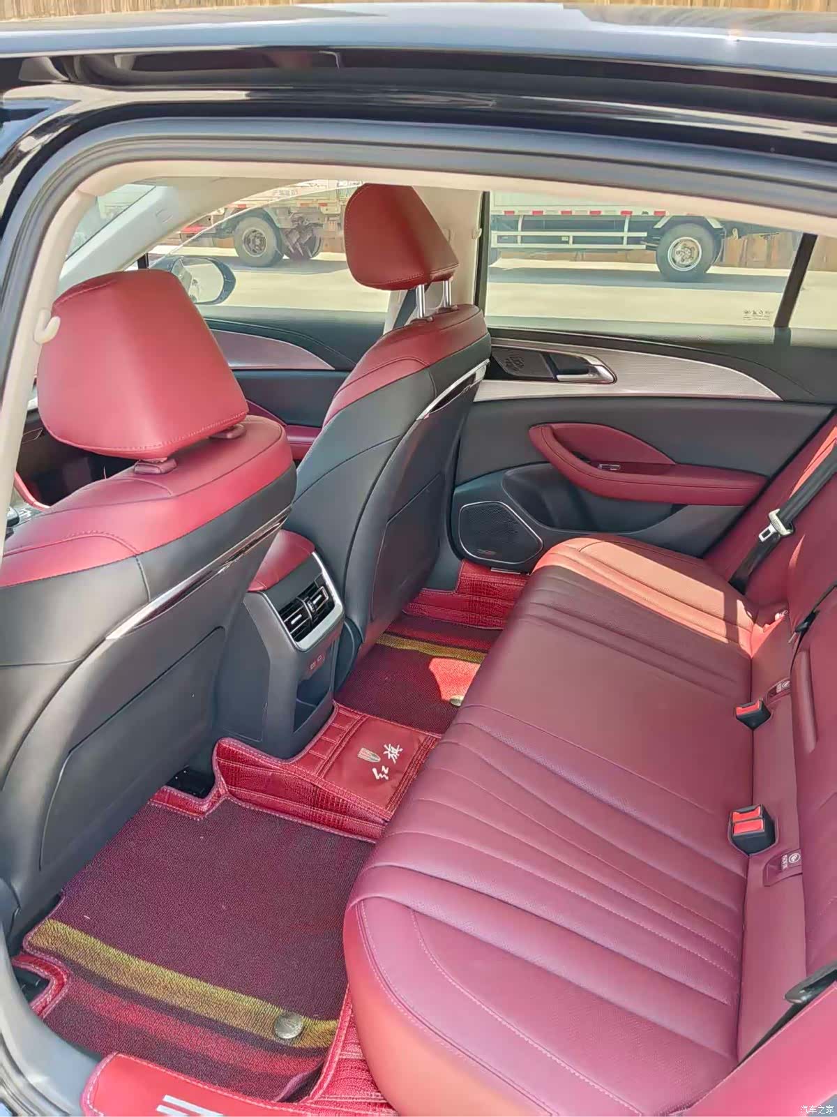 Hongqi H5, 2022 8