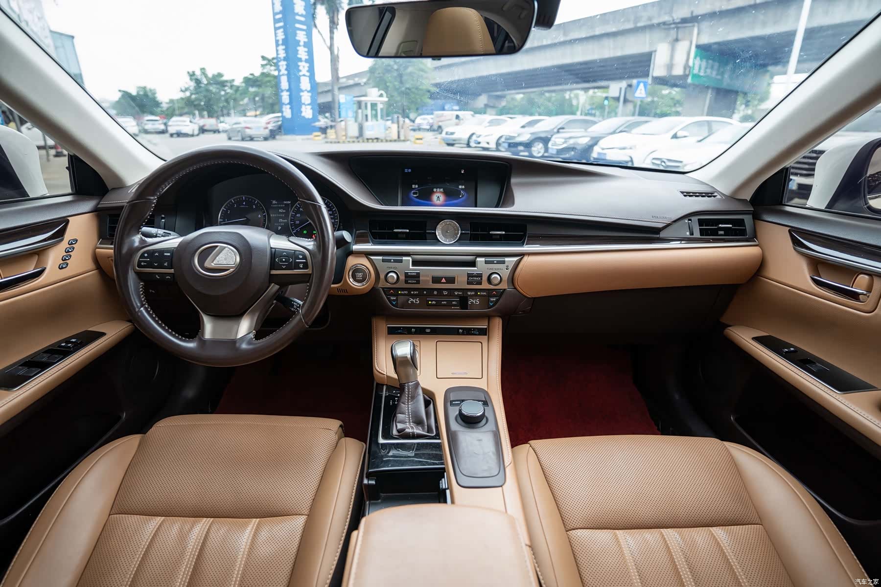 Lexus ES, 2018 11