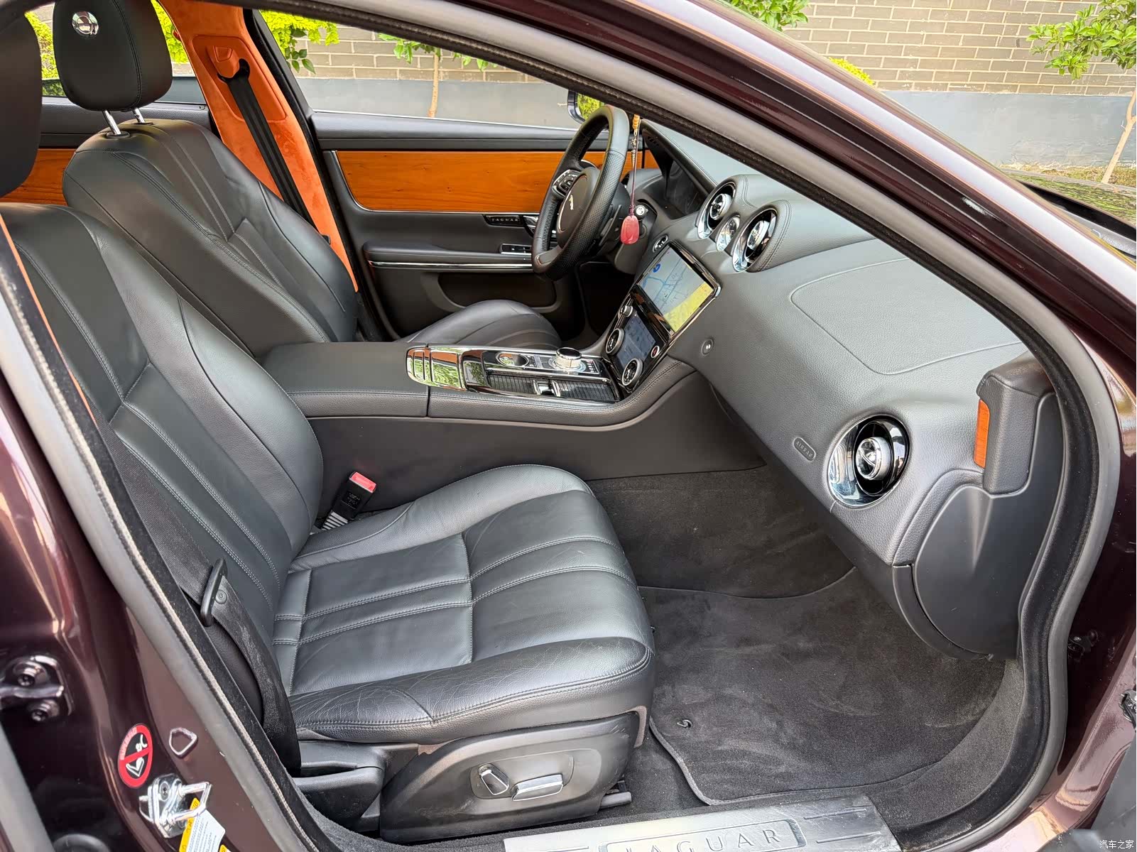 Jaguar XJ, 2013 32
