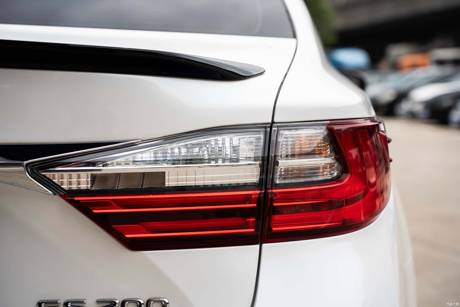 Lexus ES, 2018 все фото