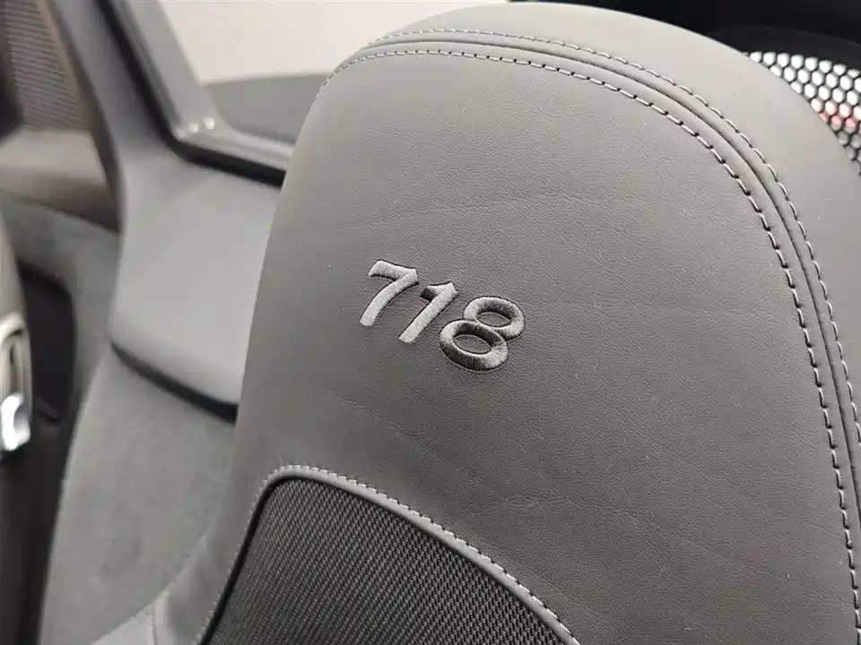 Porsche 718