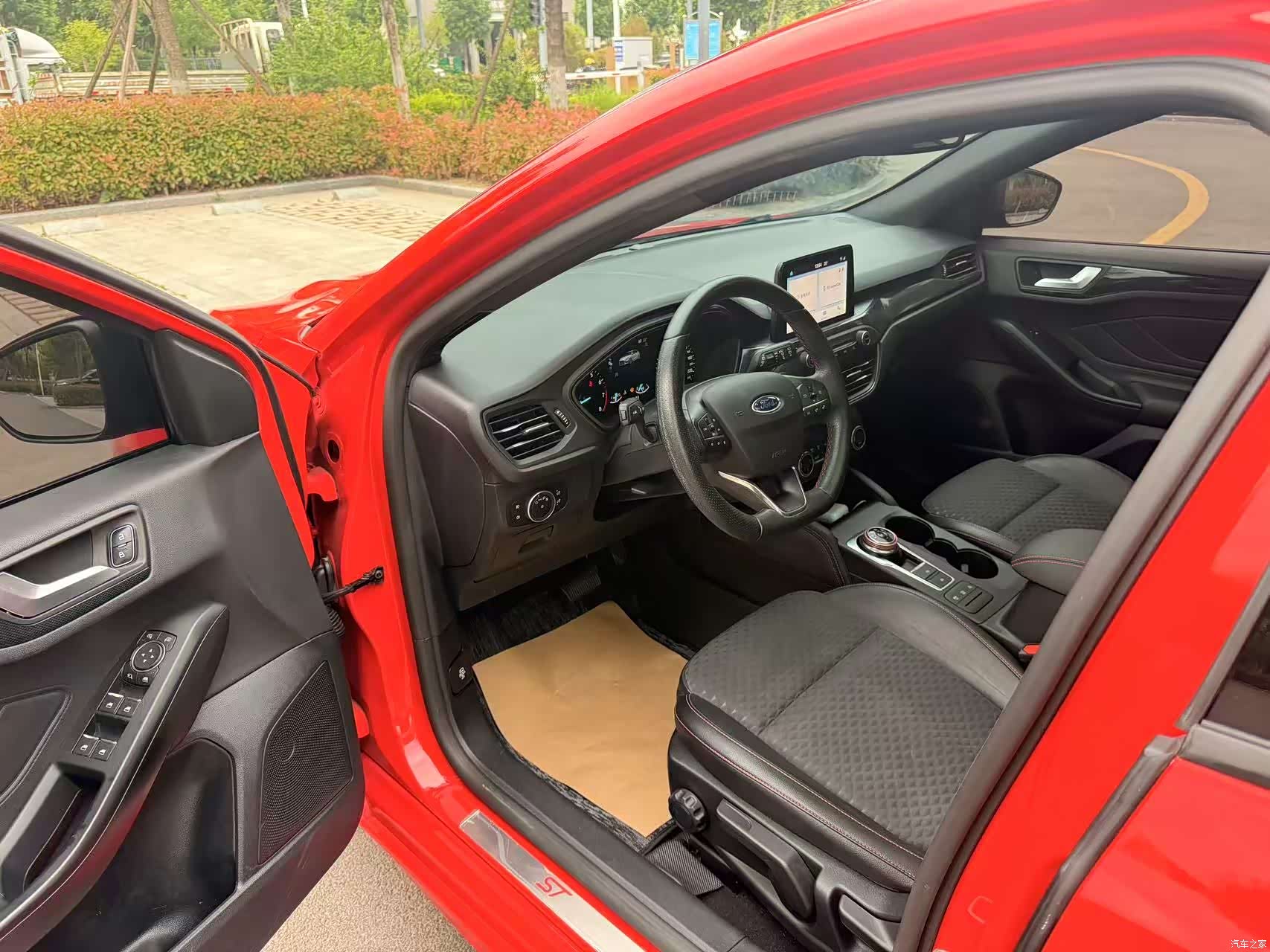 Ford Focus, 2020 18