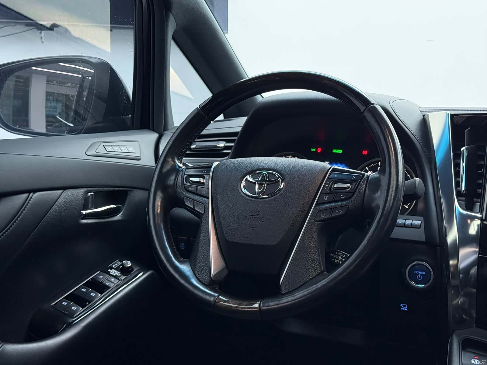 Toyota Vellfire, 2020 6