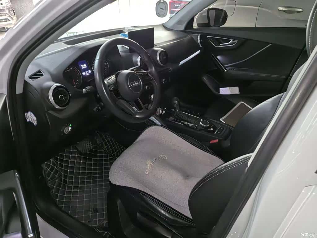 Audi Q2L, 2022 2