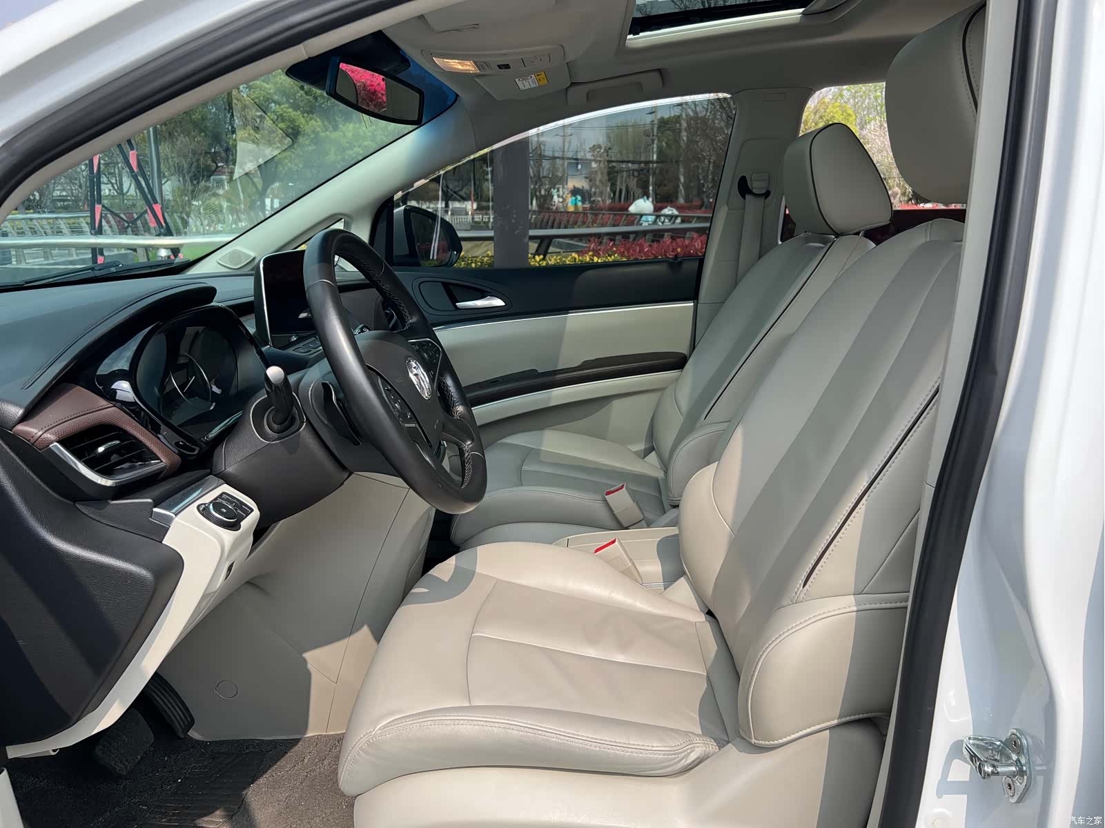 Buick GL8, 2020 10
