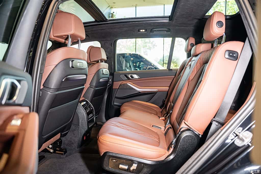 BMW X7, 2024 11