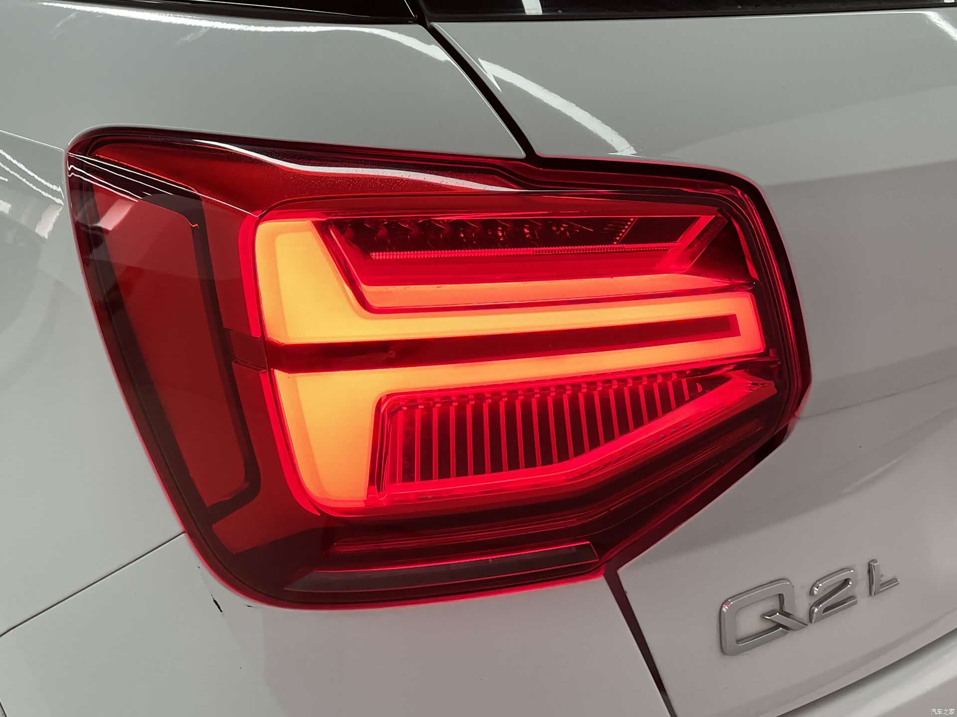 Audi Q2L, 2024 16