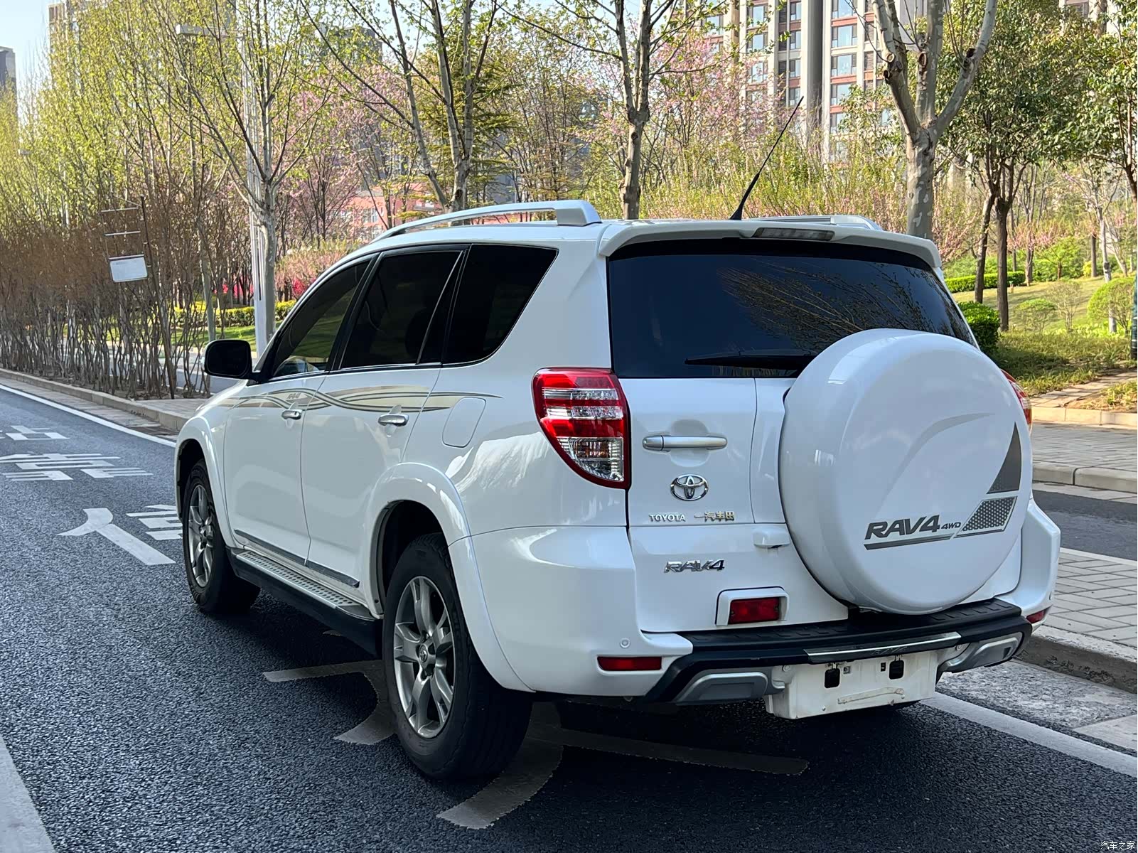 Toyota RAV4, 2012 4