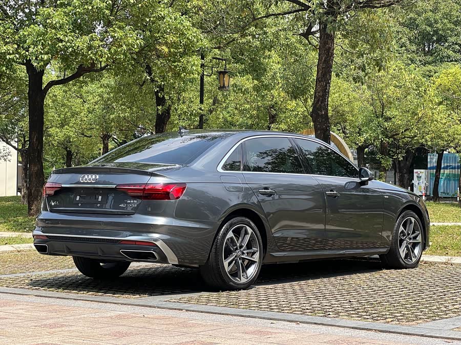 Audi A4L 2020, фото 22