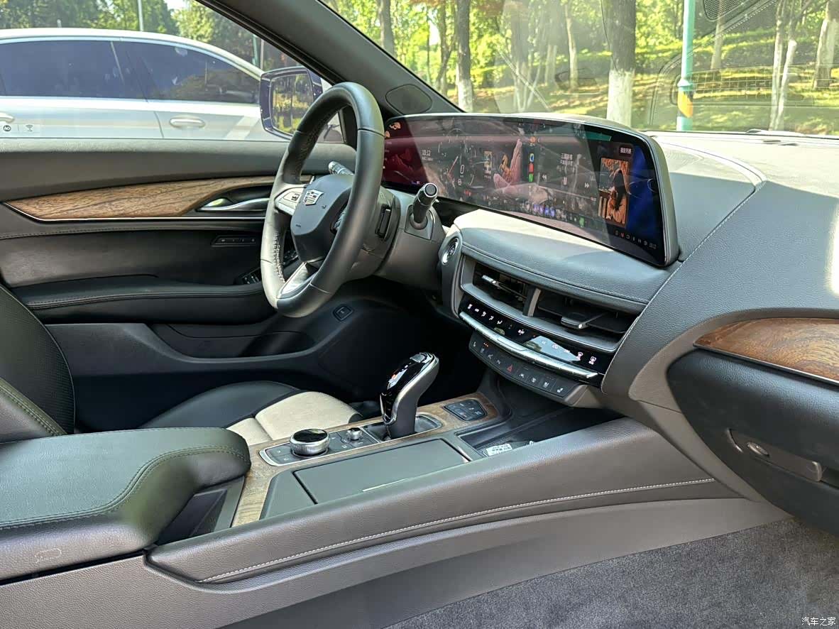 Cadillac CT5, 2024 13