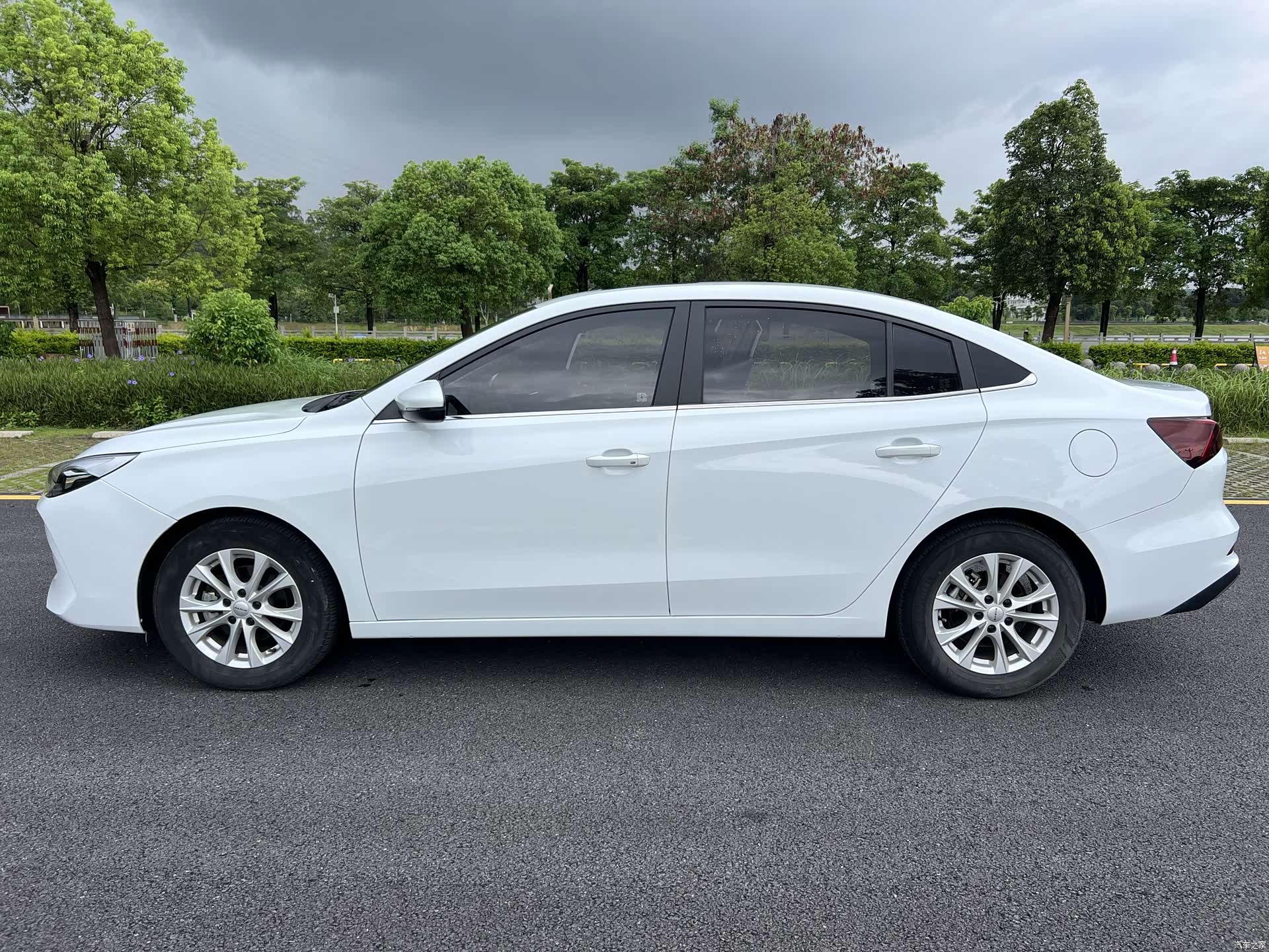 Roewe i5, 2024 8
