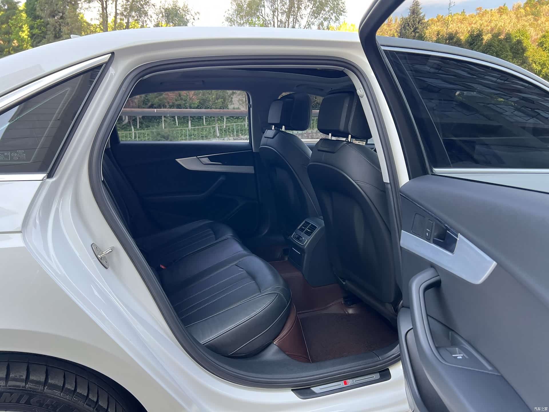 Audi A4L, 2022 28