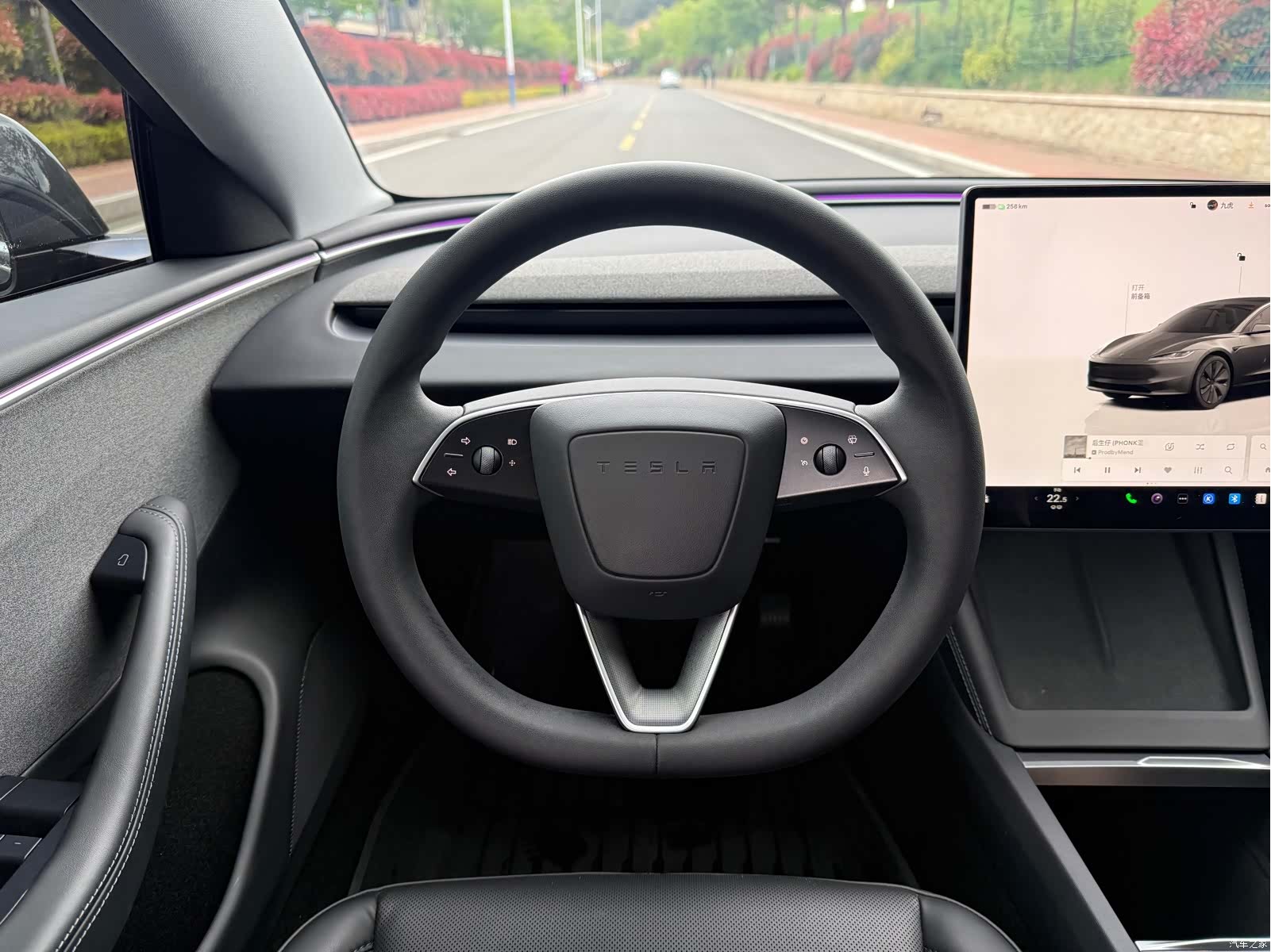 Tesla Model 3, 2024 11