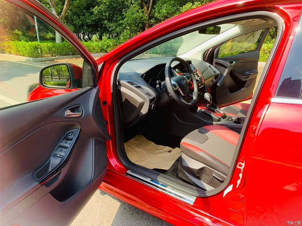 Ford Focus, 2013 12