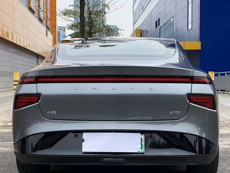 XPENG P7