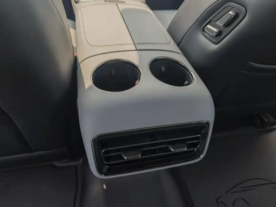 Geely Galaxy Galaxy E8