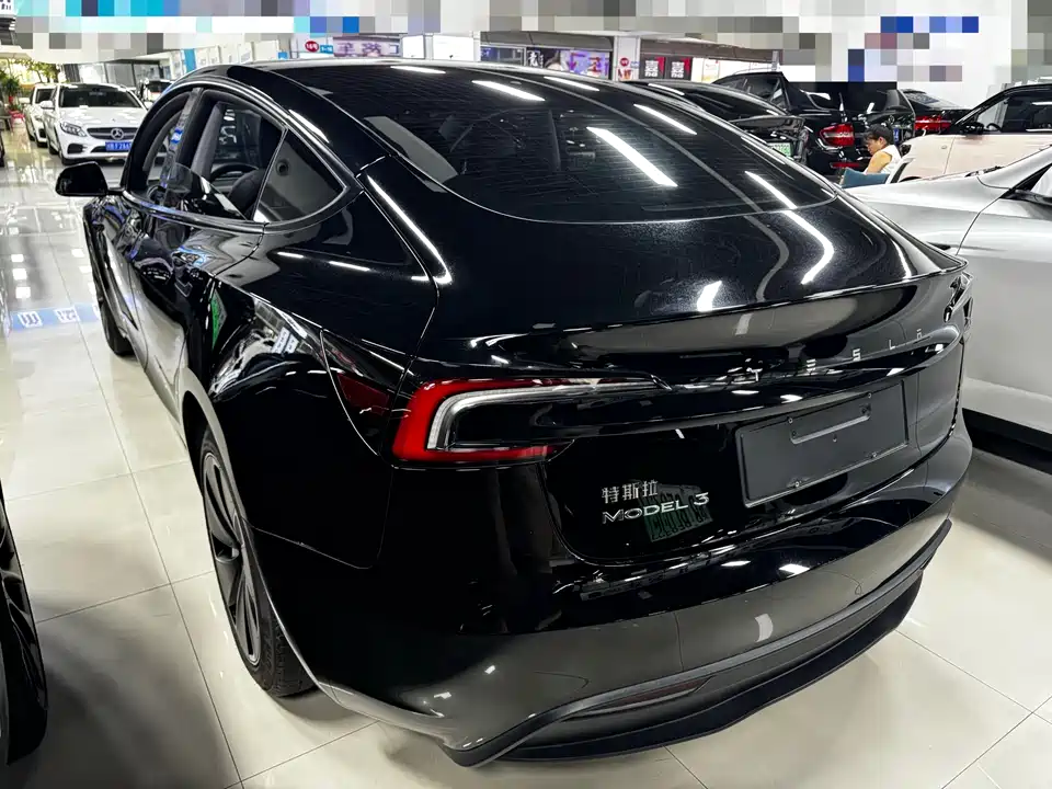 Tesla Model 3 Tesla Model 3