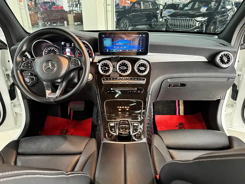 Mercedes-Benz GLC Mercedes-Benz GLC