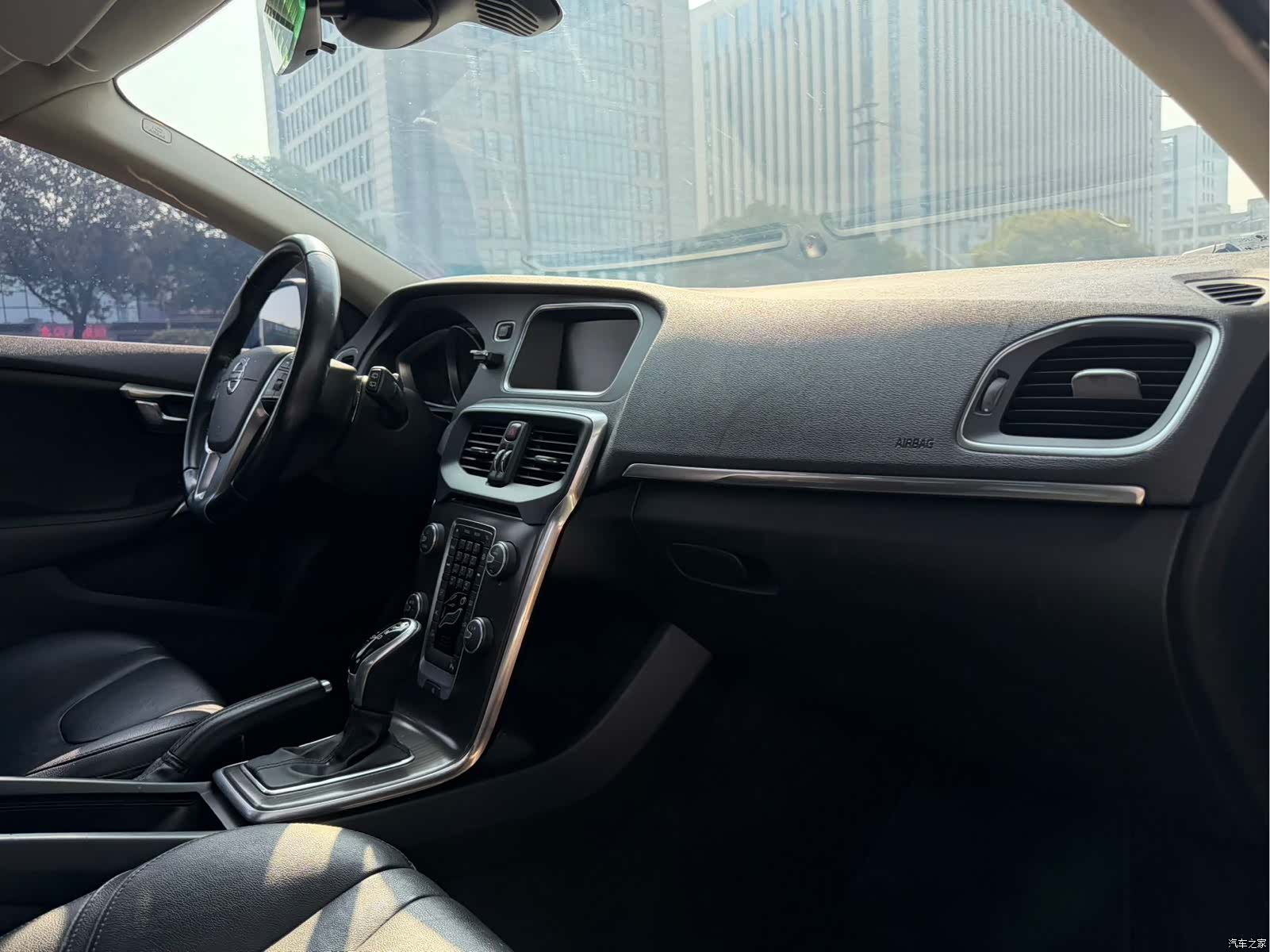 Volvo V40, 2015 11