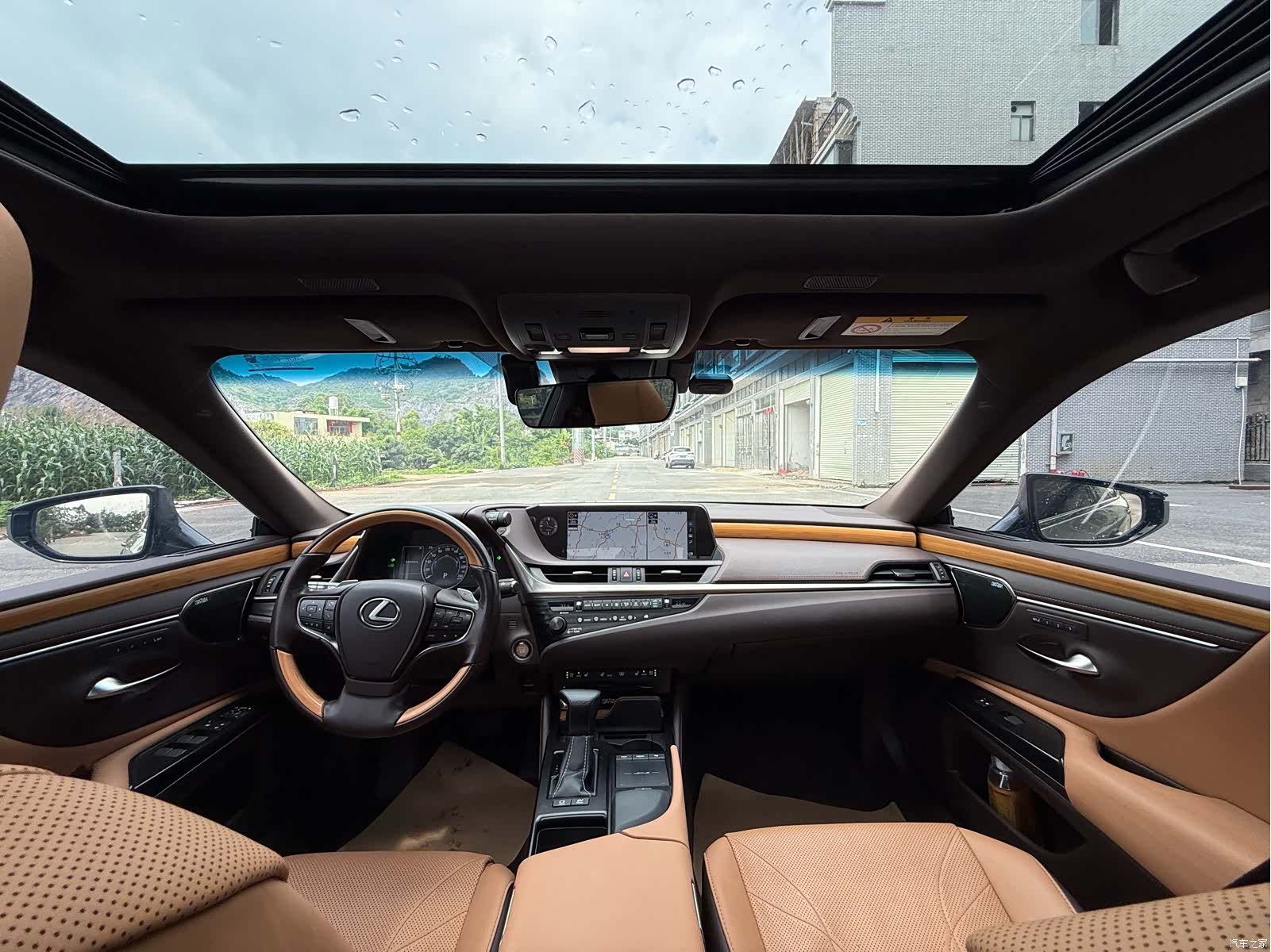 Lexus ES, 2019 все фото