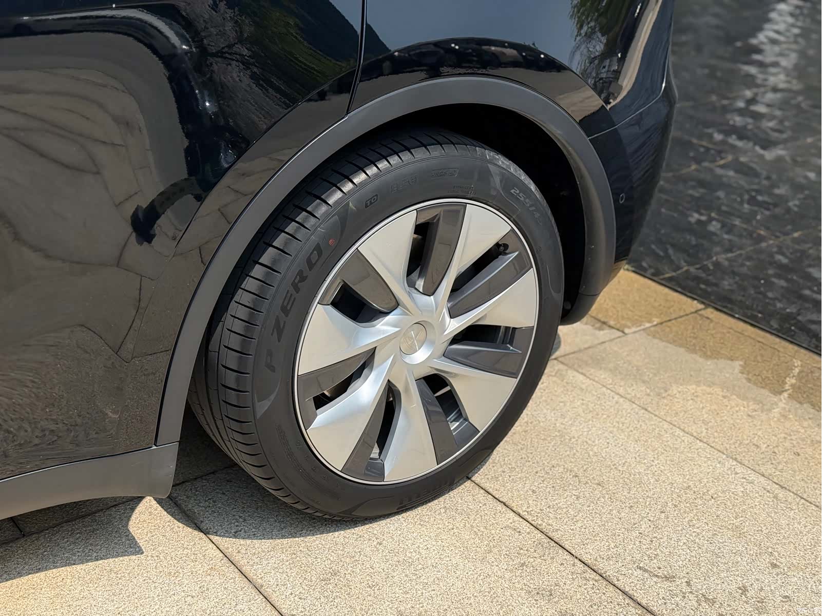 Tesla Model Y, 2023 9
