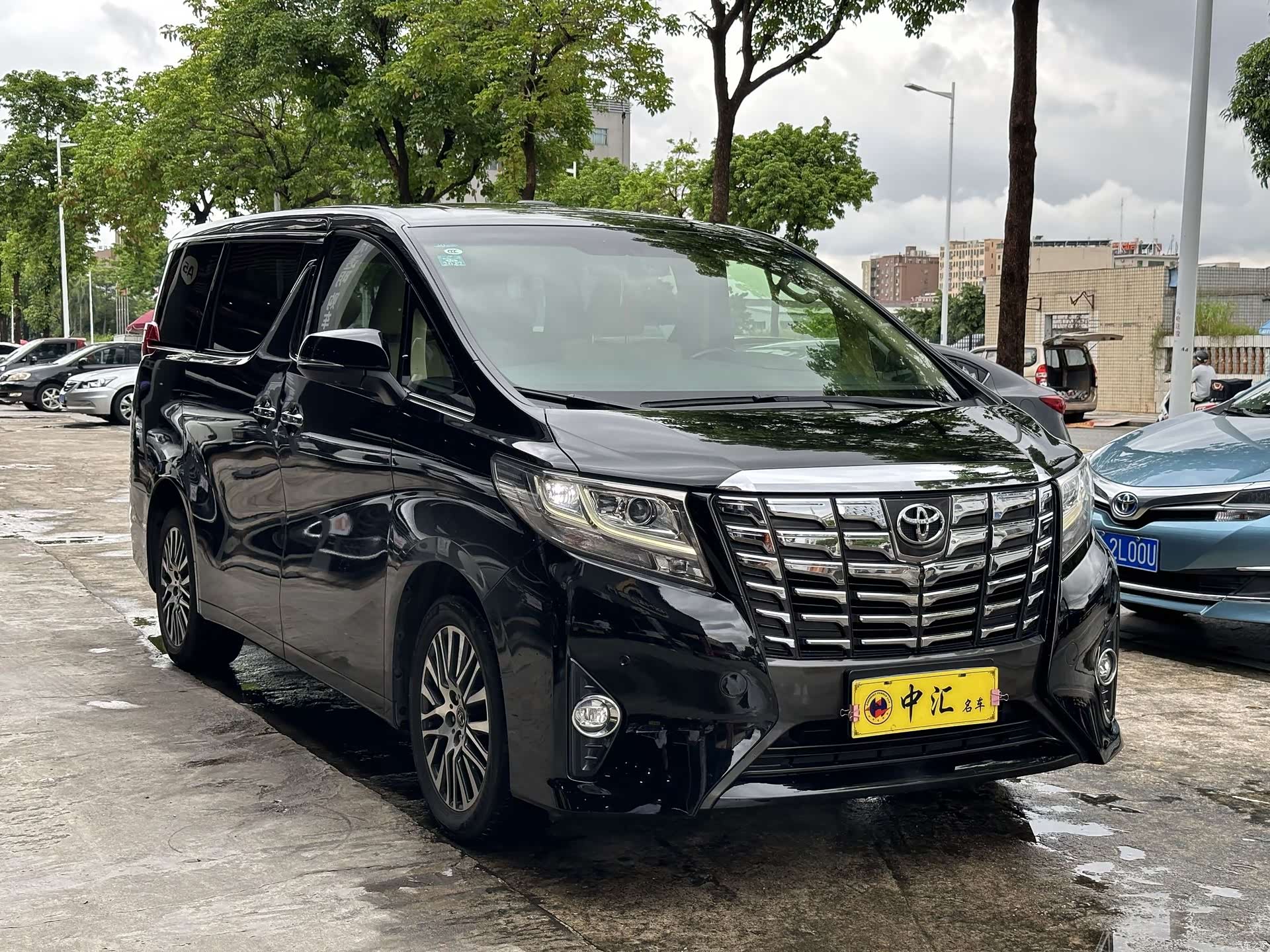 Toyota Alphard, 2017 3