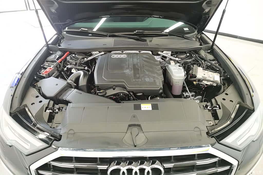 Audi A6L, 2025 10