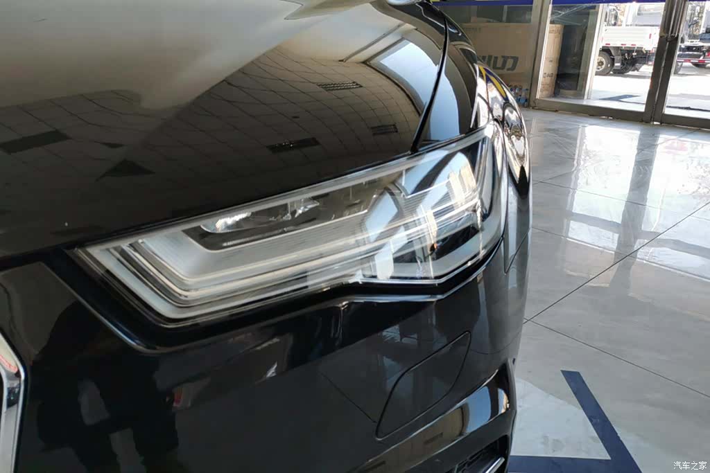 Audi A6L, 2018 все фото